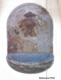 Fuente de piedra travertino