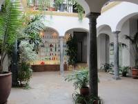 Columnas de mármol negro marqina