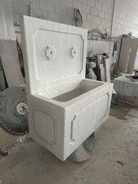 pilon de fuente rustico en mármol blanco 02