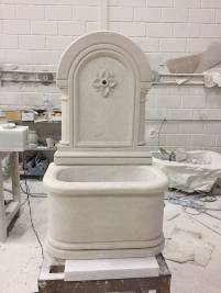 Fuente de pared en mármol 07