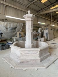 Fuente-travertino-olivillo-montada-en-fabrica 03