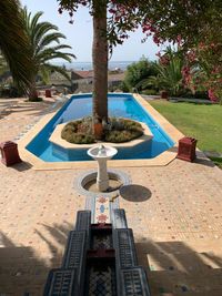 Fuente marmol blanco apomazado finalizada y montada 06