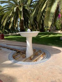 Fuente marmol blanco apomazado finalizada y montada 10