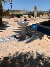 Fuente marmol blanco apomazado finalizada y montada 15